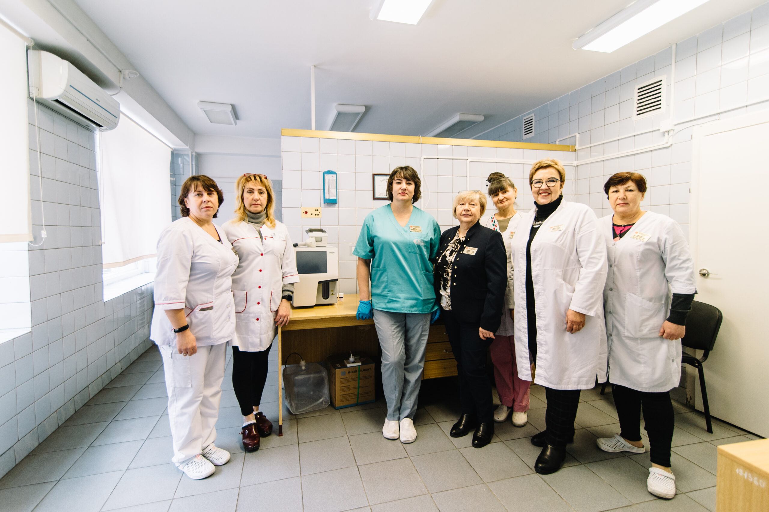 OHMATDYT HOSPITAL RECEIVED MULTIFUNCTIONAL EQUIPMENT THAT MAKES BLOOD TEST IN 1 MINUTE